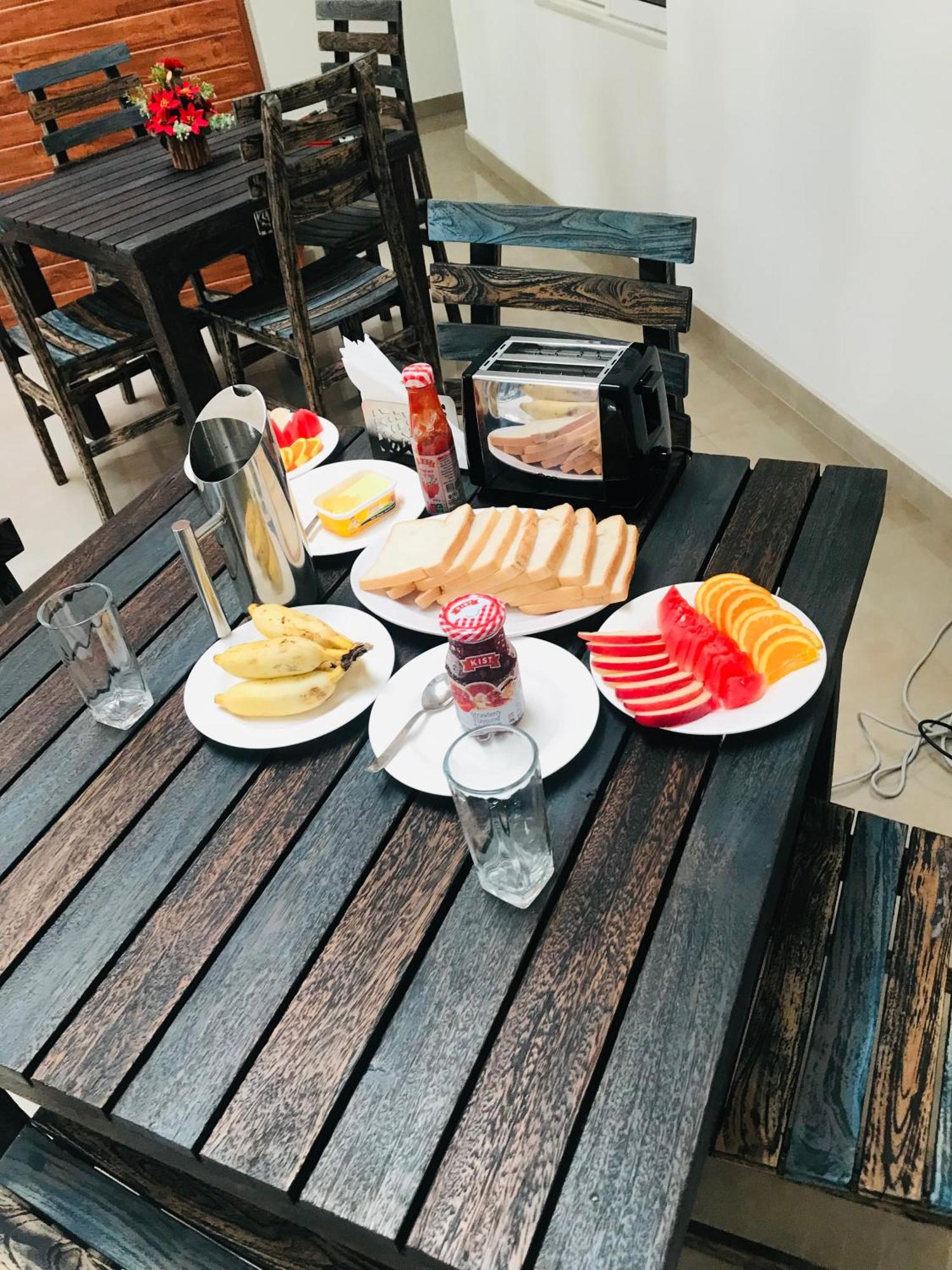 Lucky Transit Hotel - Katunayake Airport 외부 사진