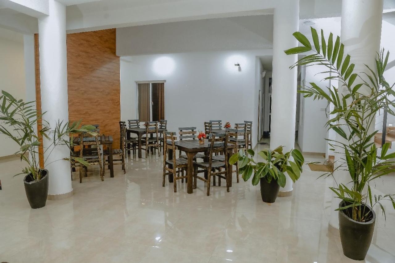 Lucky Transit Hotel - Katunayake Airport 외부 사진