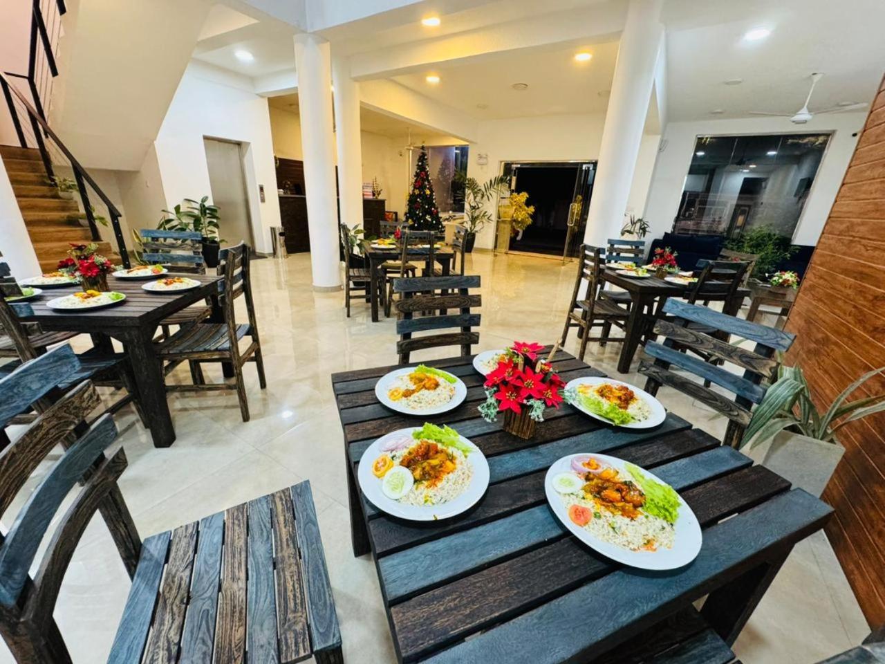 Lucky Transit Hotel - Katunayake Airport 외부 사진